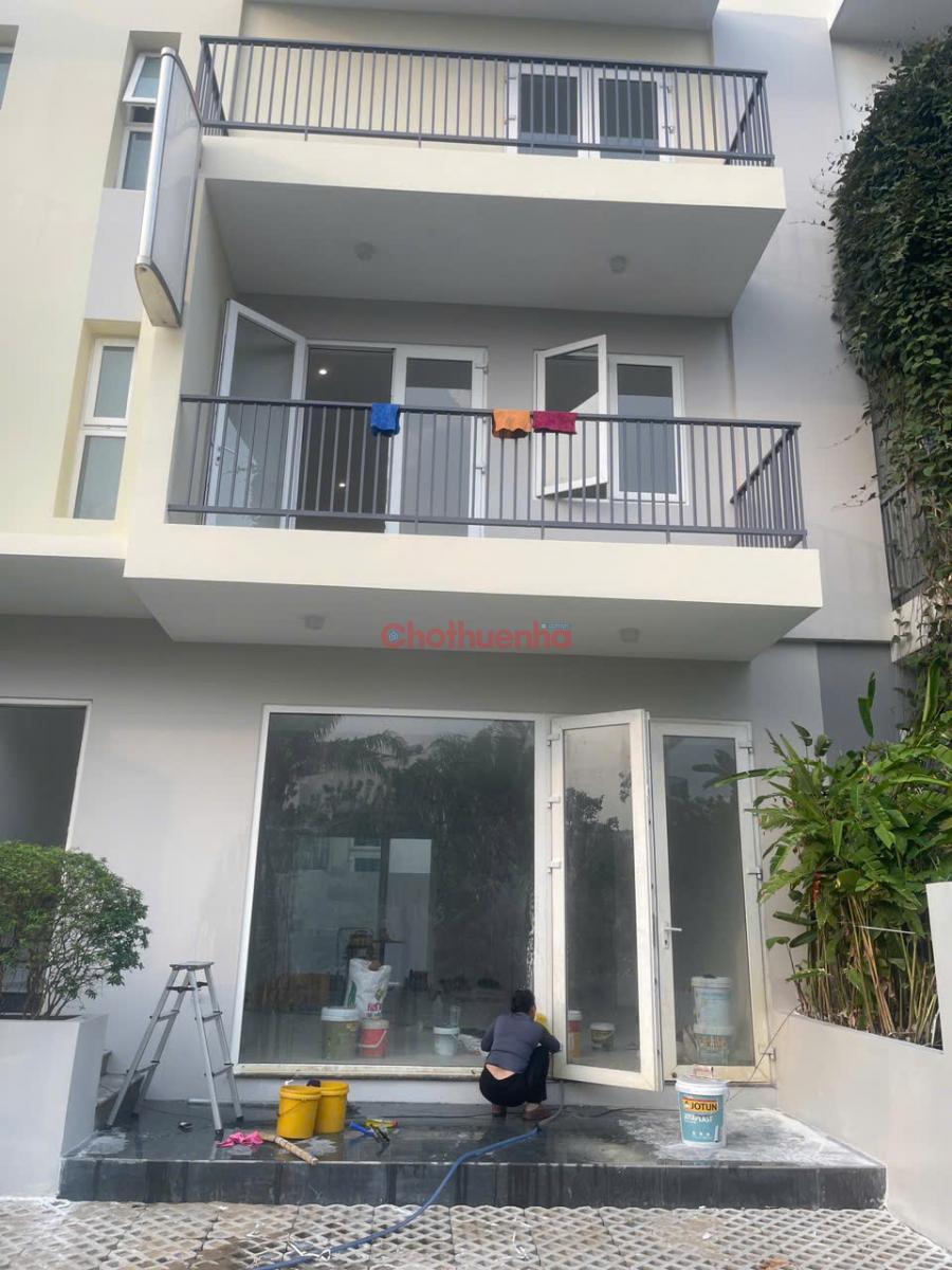 CHO THUÊ Shophouse Dragon Village - Tổng DT: 100m2; xây 75m2 x 3 tầng. Có sân trước sau để xe thoáng mát
